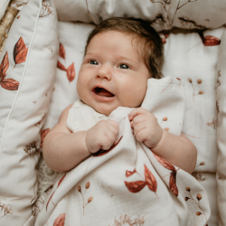 PREMIUM DOBELSTIDIG BABYNEST - Mantulilen