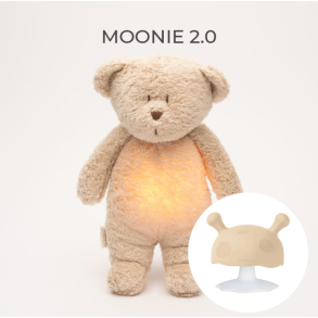 PAKKEPRIS: MOONIE  2.0 ORGANIC SAND NATUR Sovebamse med lyd og nattlampe + MOMBELLA BITELEKE SAND
