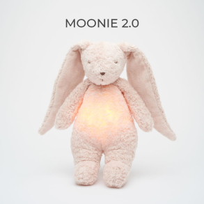 MOONIE KANIN 2.0 ORGANIC ROSA Sovebamse med lyd og lys